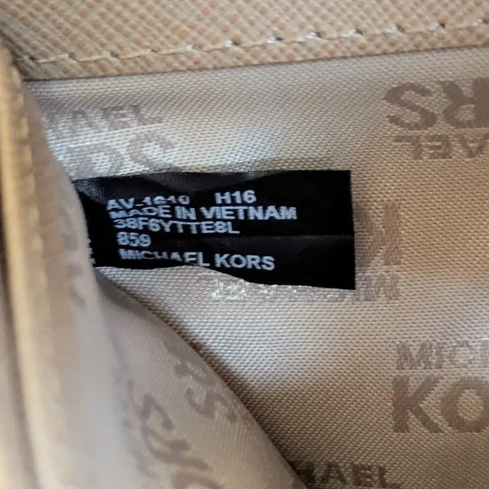 Michael Kors Fulton Leather Wallet Tan Beige Bifold Fulton Logo Organizer NEW